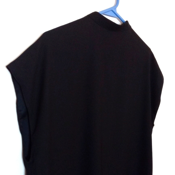 en THREAD Boxy Shape Cap Sleeve Blouse - Picture 7 of 8